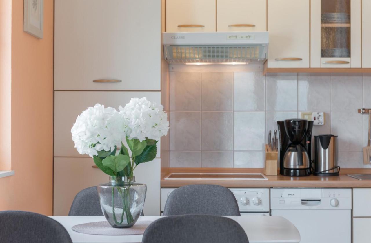 The Best Old Town View Apartment, 5 Min Walk, Parking 트로기르 외부 사진