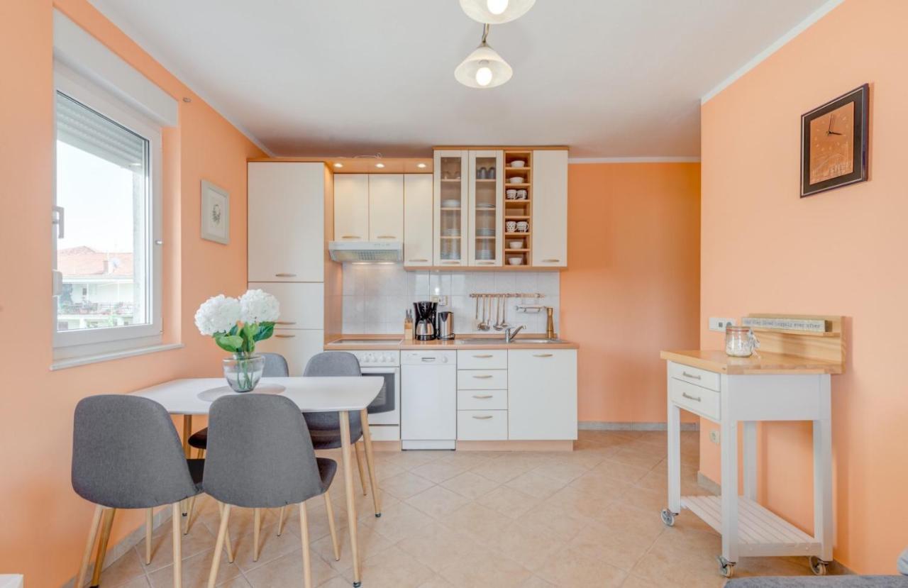 The Best Old Town View Apartment, 5 Min Walk, Parking 트로기르 외부 사진