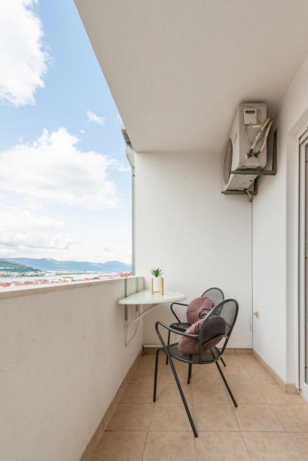 The Best Old Town View Apartment, 5 Min Walk, Parking 트로기르 외부 사진