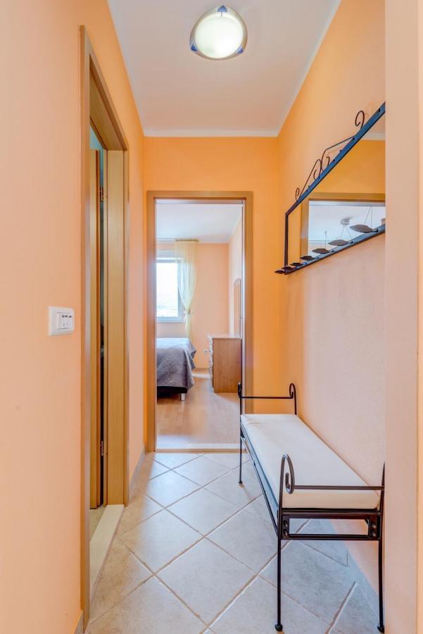 The Best Old Town View Apartment, 5 Min Walk, Parking 트로기르 외부 사진